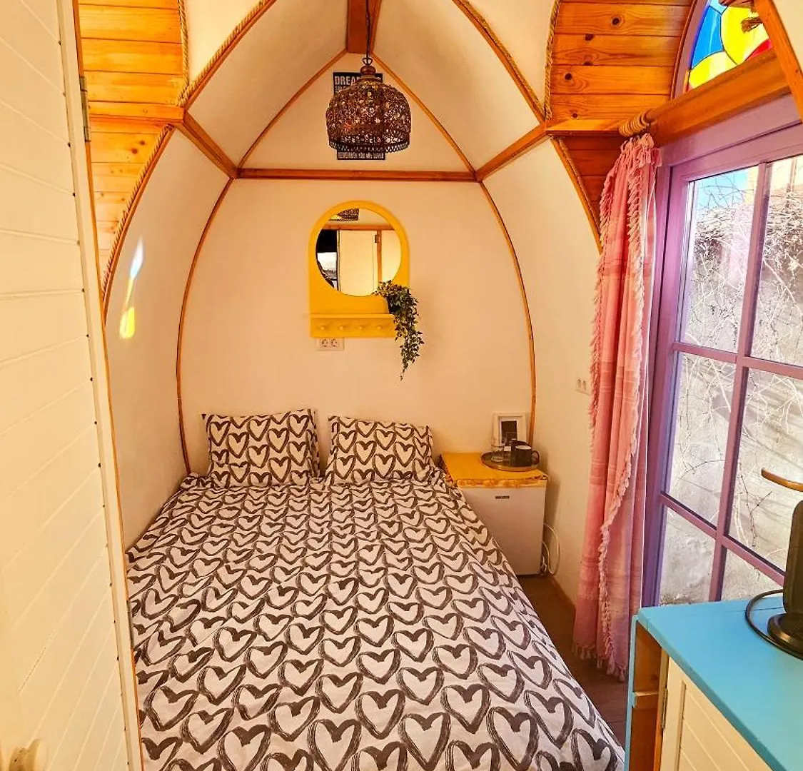 ゲストハウス Downtown Tiny Houses Near Cismigiu Gardens ブカレスト ルーマニア