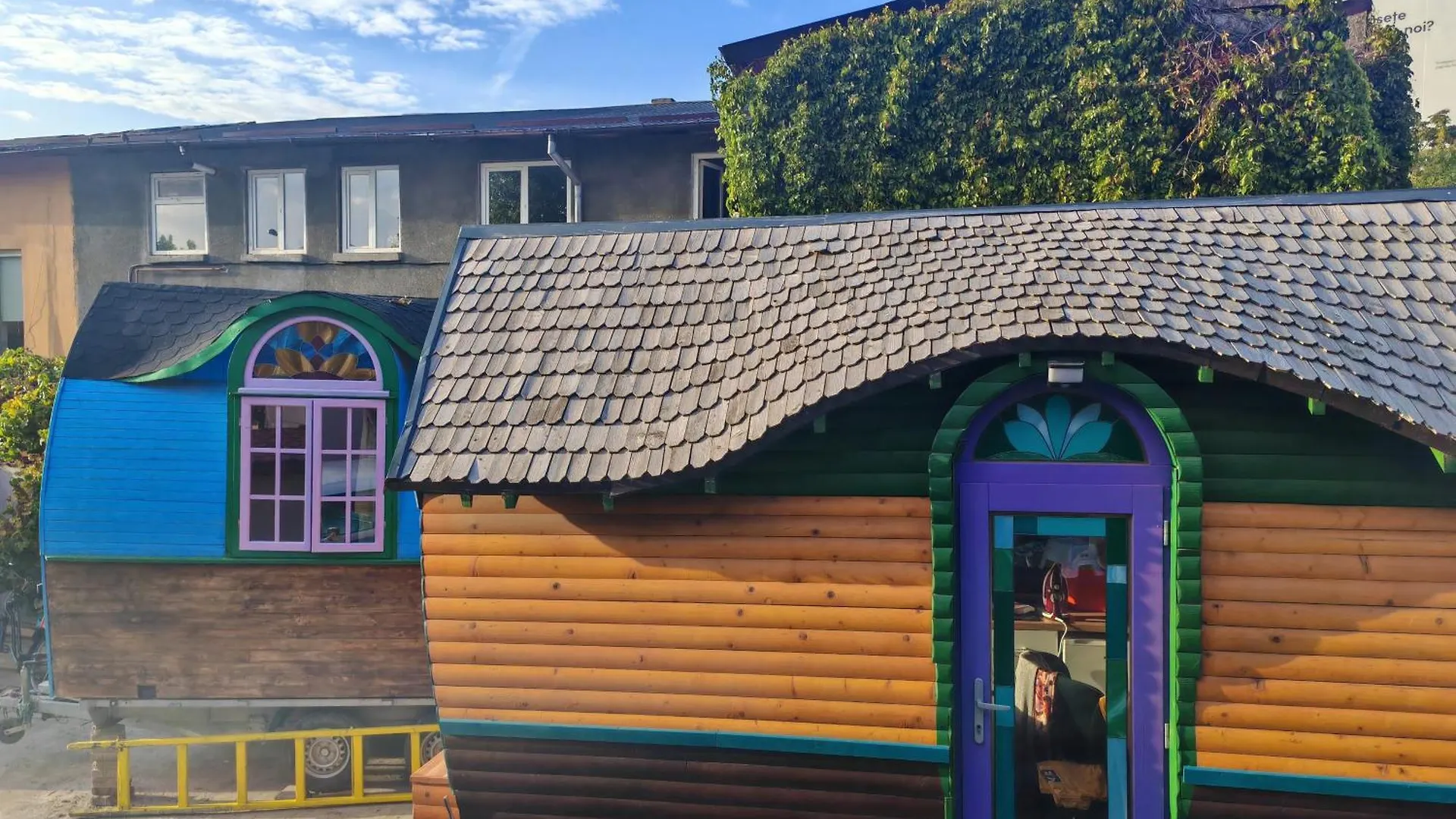 Downtown Tiny Houses Near Cismigiu Gardens Bucharest Romania