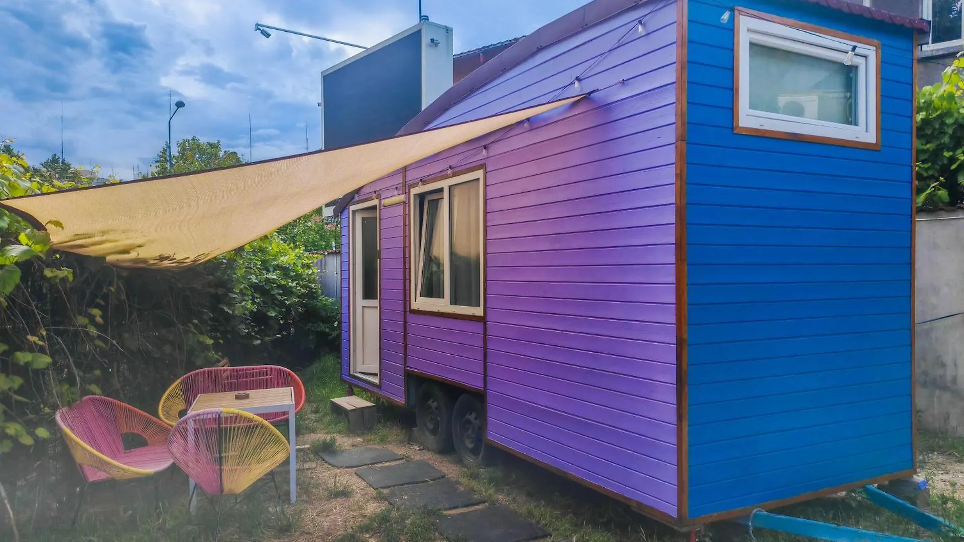 Downtown Tiny Houses Near Cismigiu Gardens Bucharest Guest house
